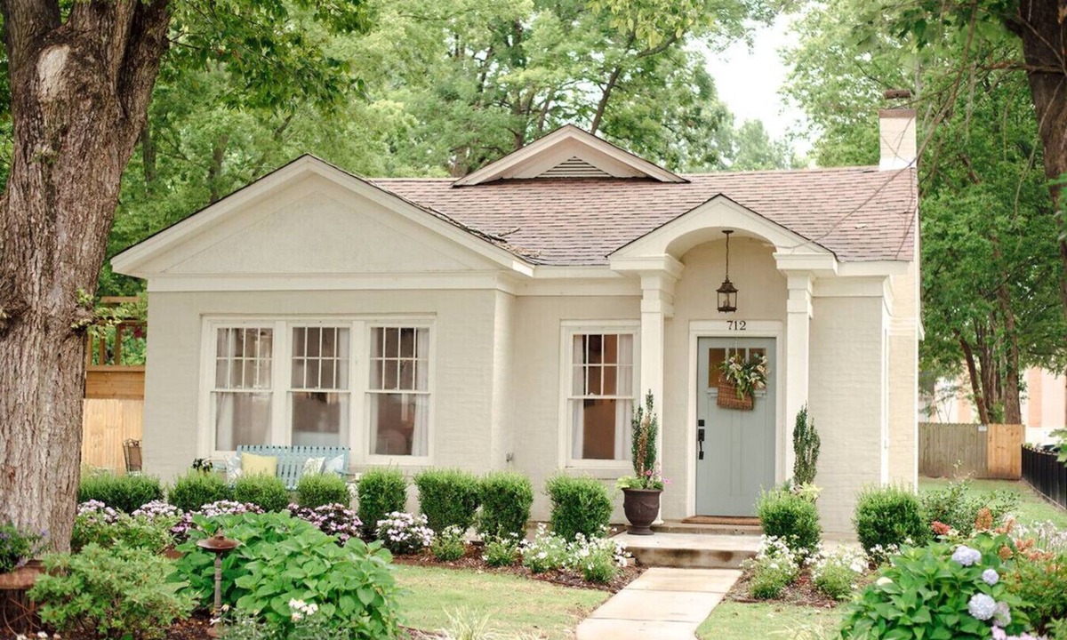 Conway House | Historic Southern Cottage close to Downtown Conway