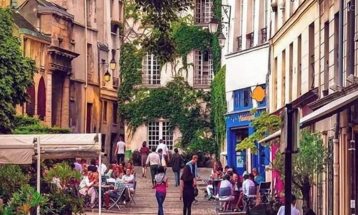 Quartier Sainte-Avoye Apartment | Historic Splendour in Le Marais – A Rare 5-Bedroom Parisian Apartment