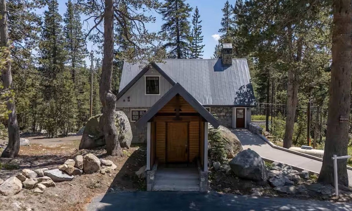 Soda Springs Villa | Historic Stone Villa - Donner Summit - Ski, Hike & Climb - Sauna - EV Charger