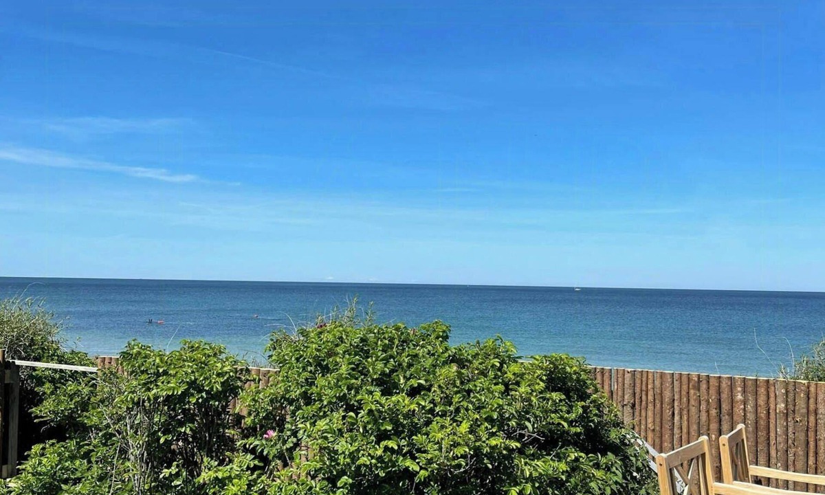 Hundested House | Historic summer house with sea views in Kikhavn