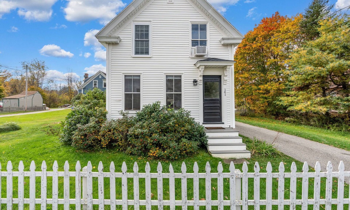 Kennebunk House | Historic Summer's Landing!