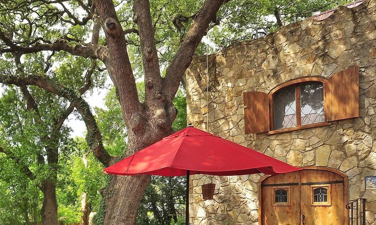 Tarrytown Cottage | Historic Tarrytown Cottage on Lake Austin/ Scenic Drive