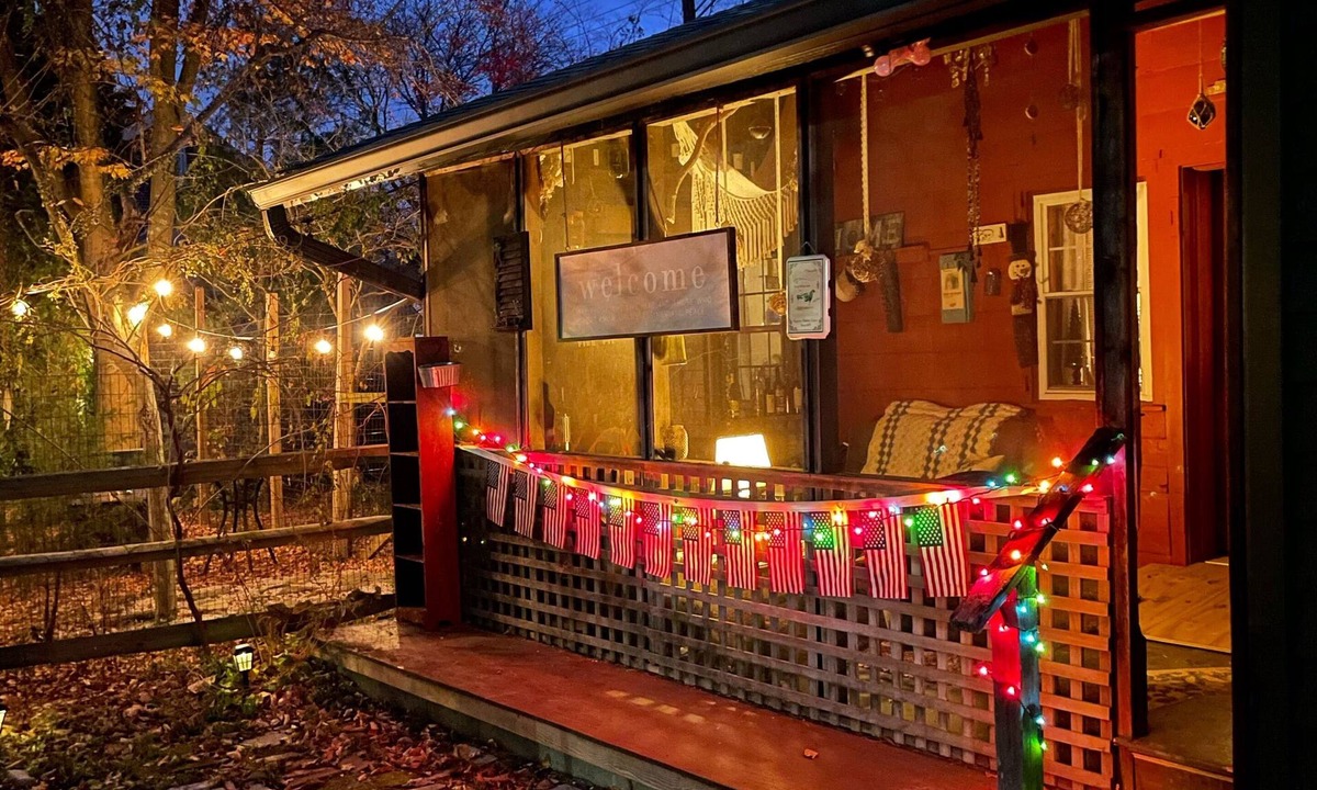 Bridgeton House | Historic Tavern Home with Modern Amenities