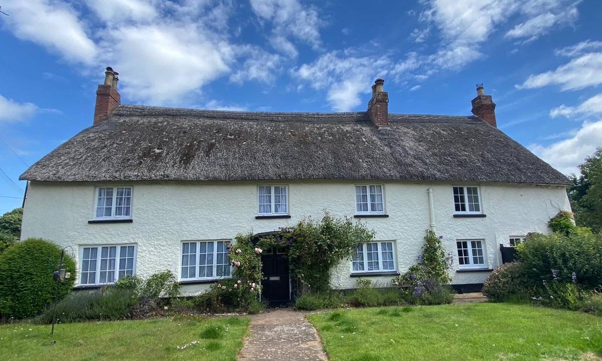 East Budleigh House | Historic thatched cottage (annexe)