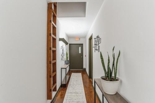 Cheyney Apartment | Historic Thornton Studio Retreat