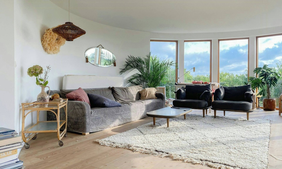 Vejby House | Historic Tivoli house with sea view in Vejby