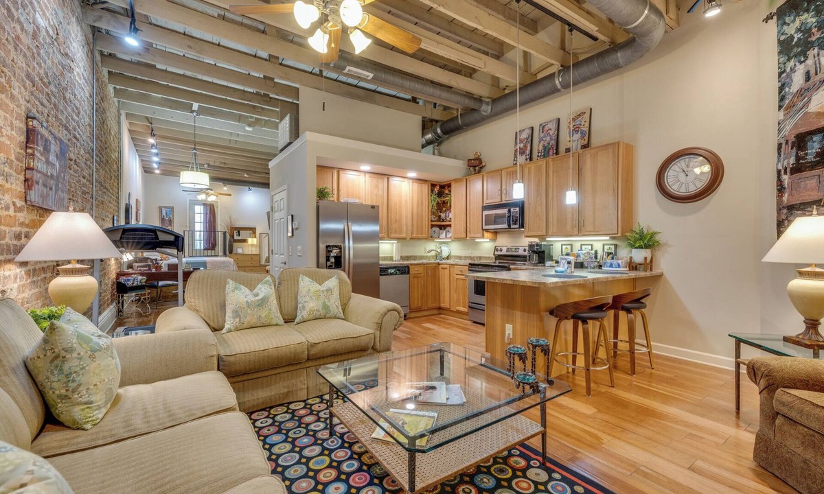 Bristol Apartment | Historic Urban Loft: Where VA meets TN on Foot!
