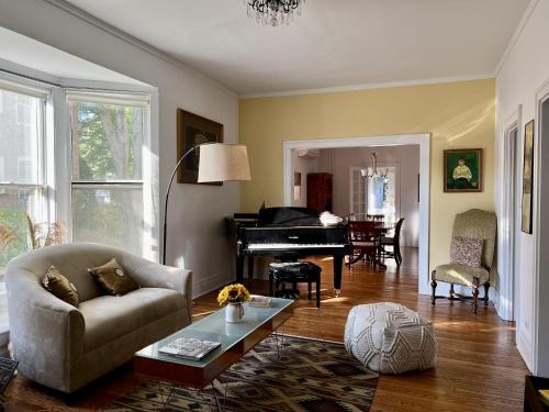 Oak Park Apartment | Historic Oak Park Home
