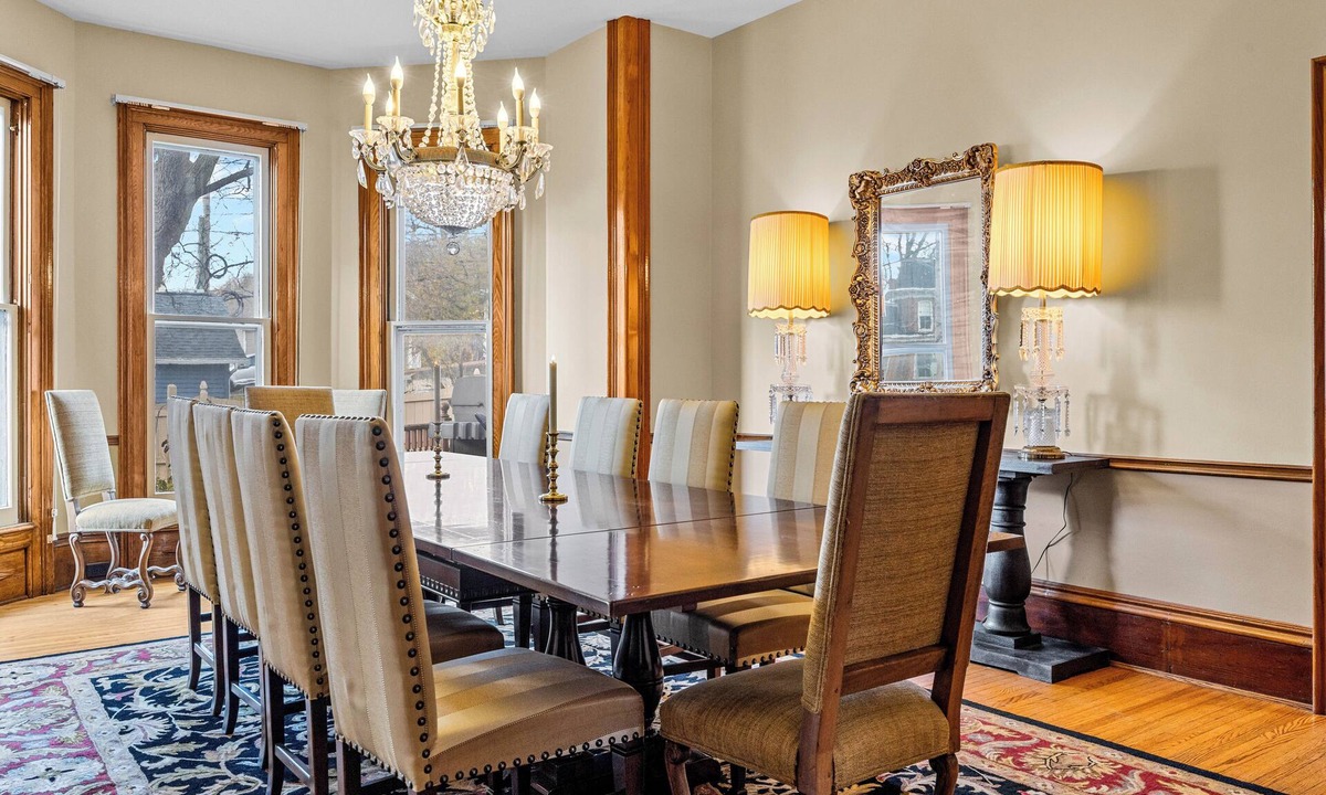 Victor House | Historic Victor Village Home - Sleeps 12 - Ideal for Weddings & Groups