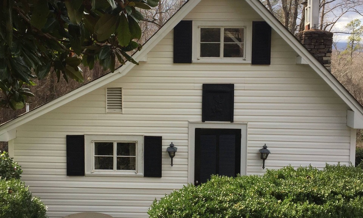 Lynn Cottage | Historic Victoria Lea Guest Cottage In Downtown Tryon, NC