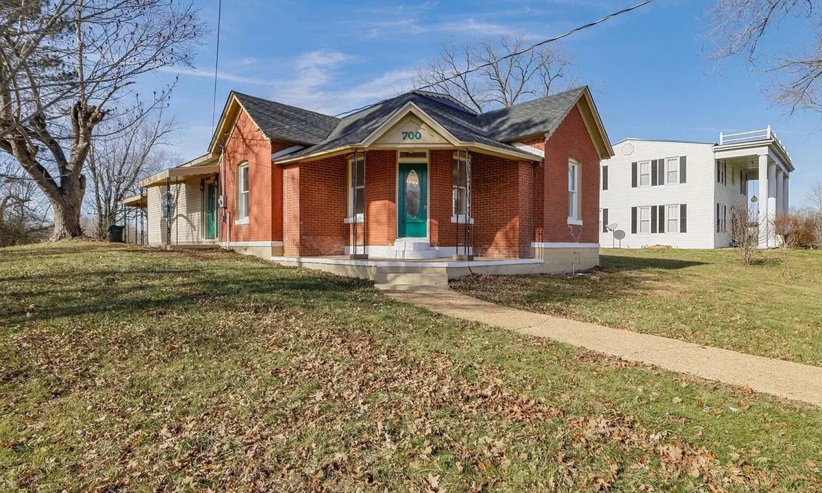 Fredericktown House | Historic Victorian close to amazing hiking - pet friendly!