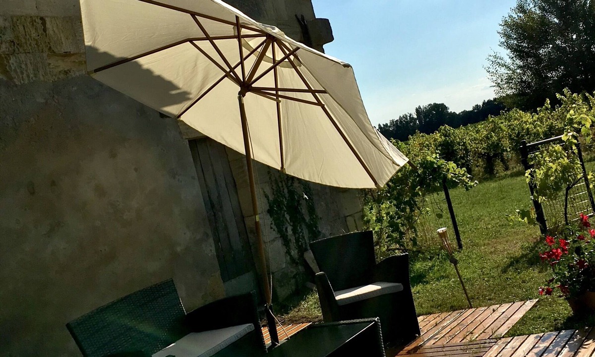 Robins Bay Villa | Historic Villa with vineyard views on Saint Emilion