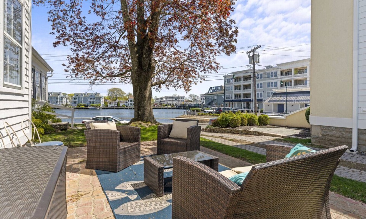 Mystic House | Historic Waterfront Home & Cottage