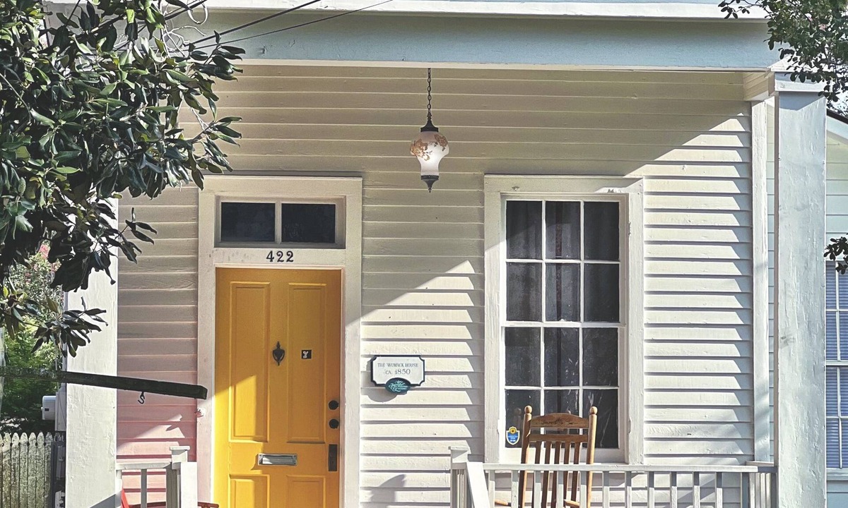 Beauregard Town Historic District Cottage | Historical cottage for plant lovers, walkable downtown