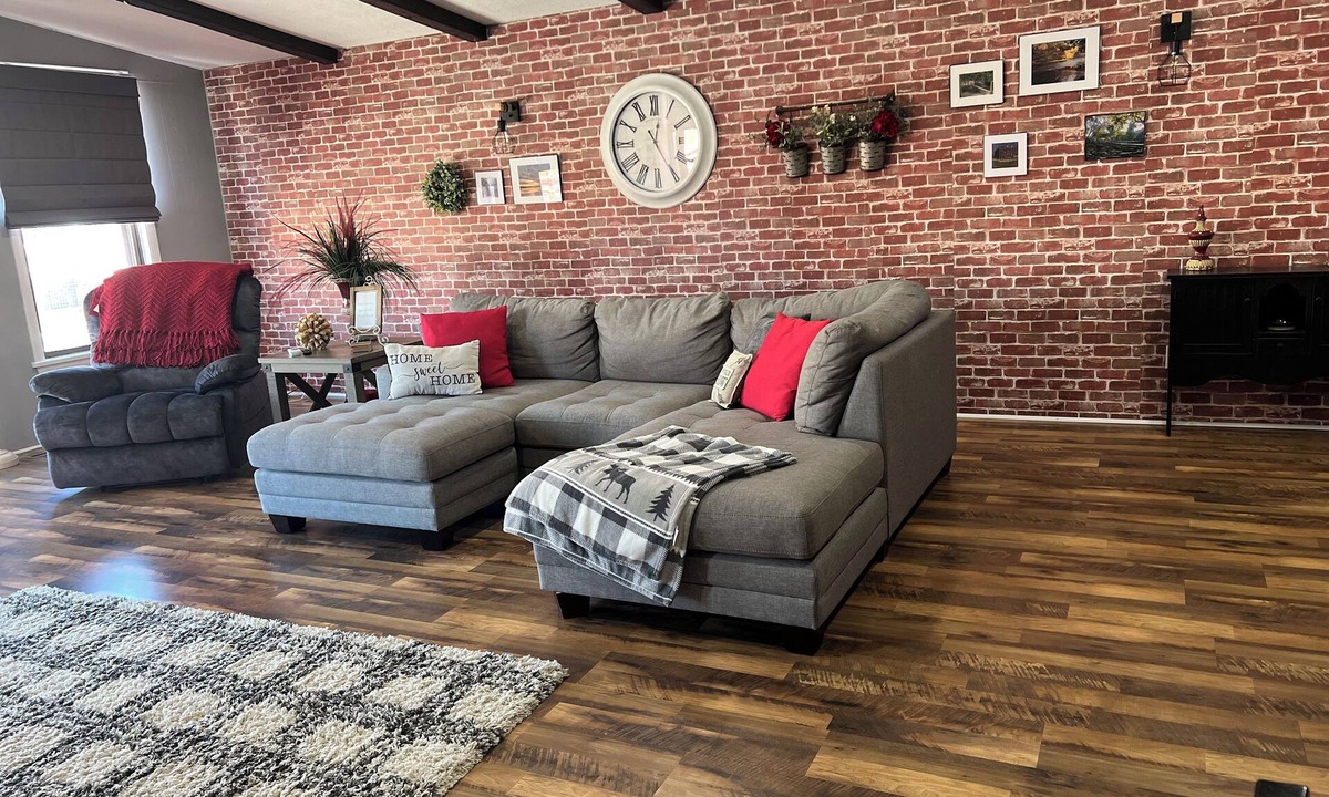 Loudonville Apartment | Historical Downtown 2 Bedroom Upstairs Loft