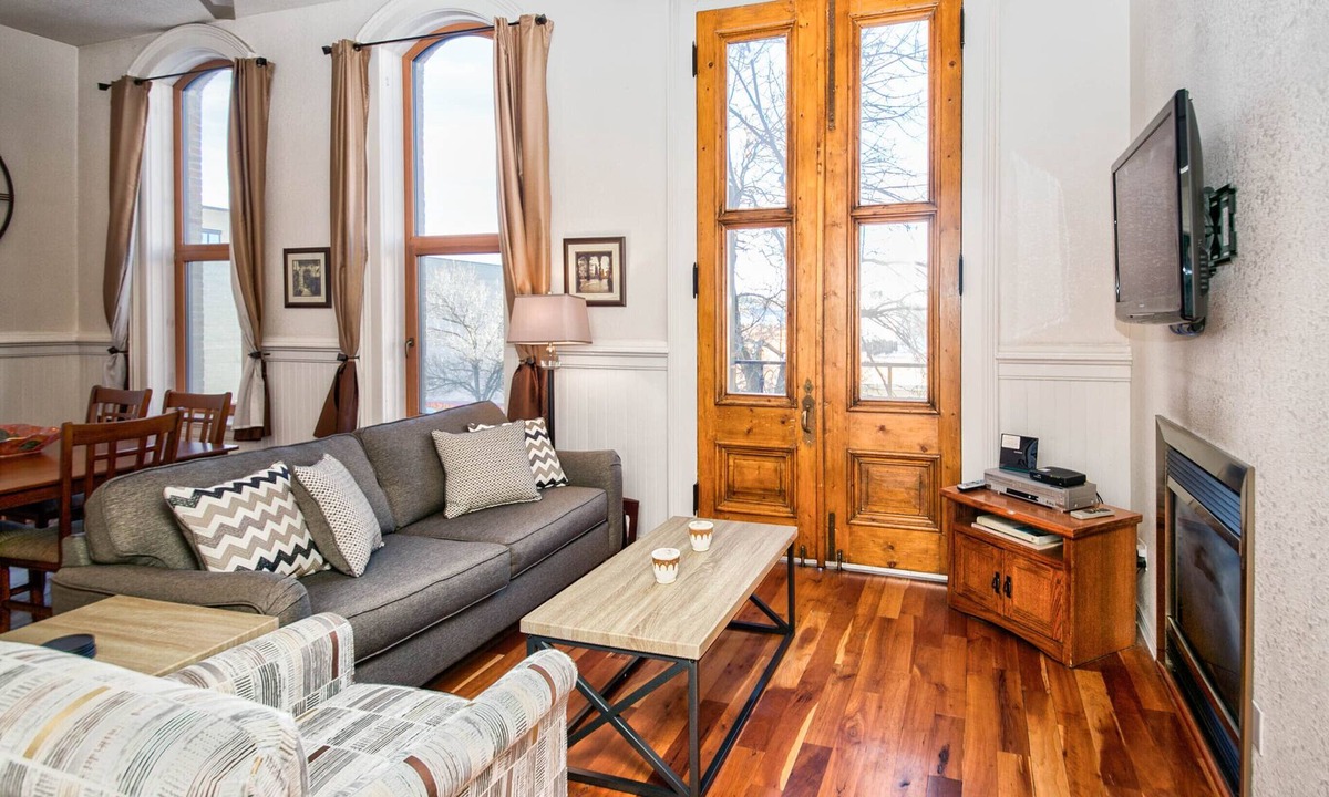 Downtown Bozeman Condo | Historical home in Downtown Bozeman w/fireplace & views - Loft in the Rockies on Main Street!