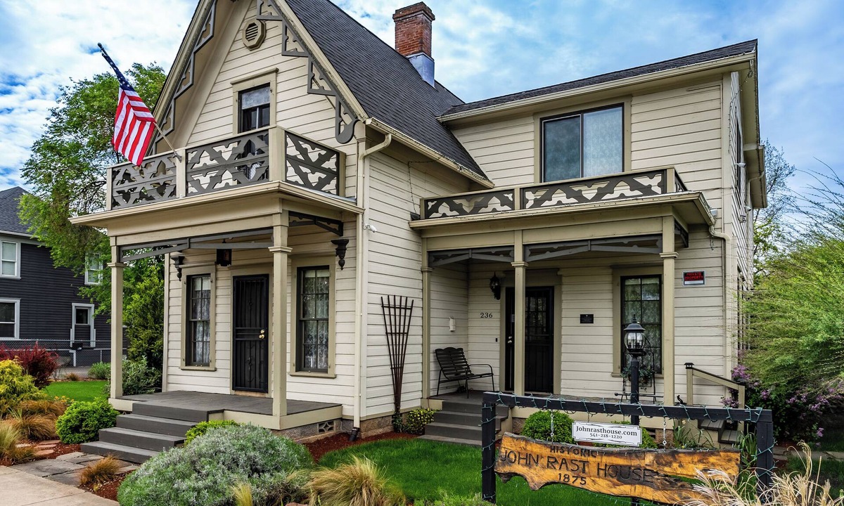 Roseburg Bed & Breakfast | Historical John Rast House