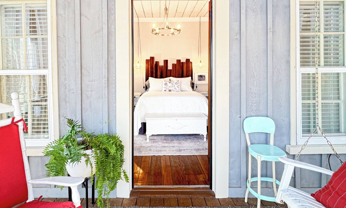 Dahlonega Cottage | Historical Schoolhouse You Won't Want to Leave - Dogs Stay Free!
