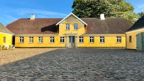 Haarby House | Historisk Gård Fra 1848