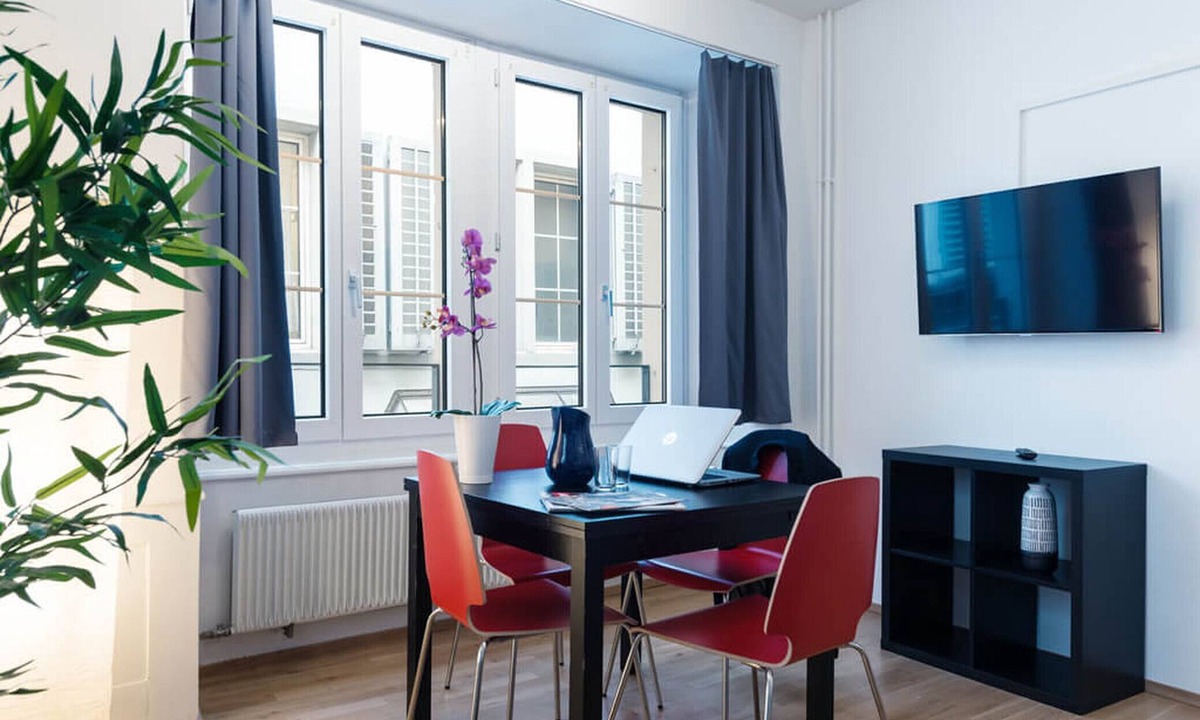 Lucerne Apartment | Hitrental Old Town Apartments