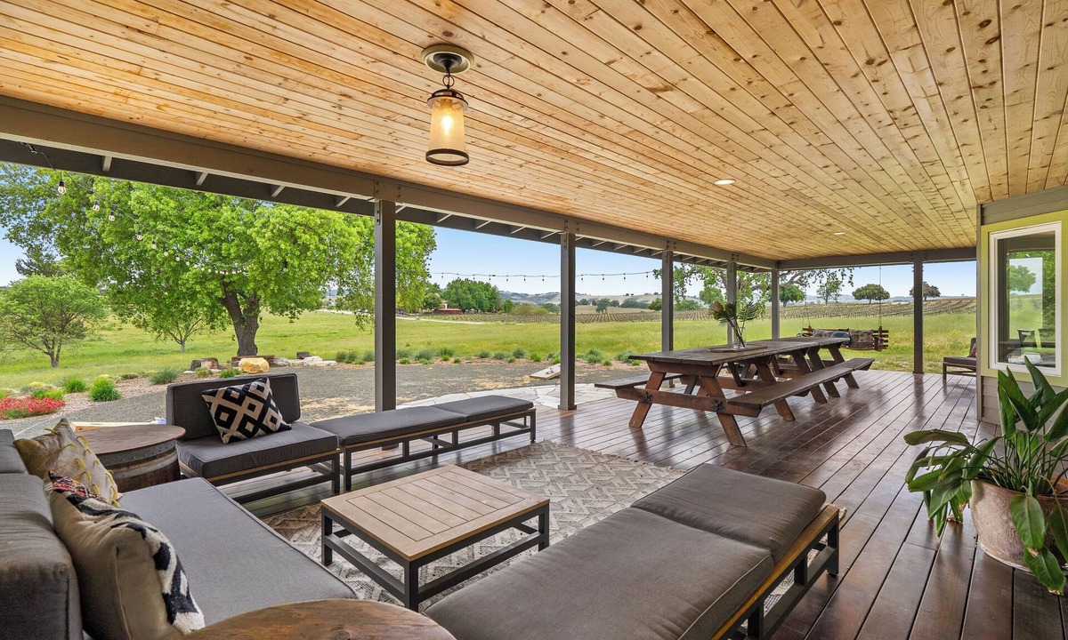 Paso Robles House | Hive & Hivette @Castoro | Winery Stay+EV+16 guests