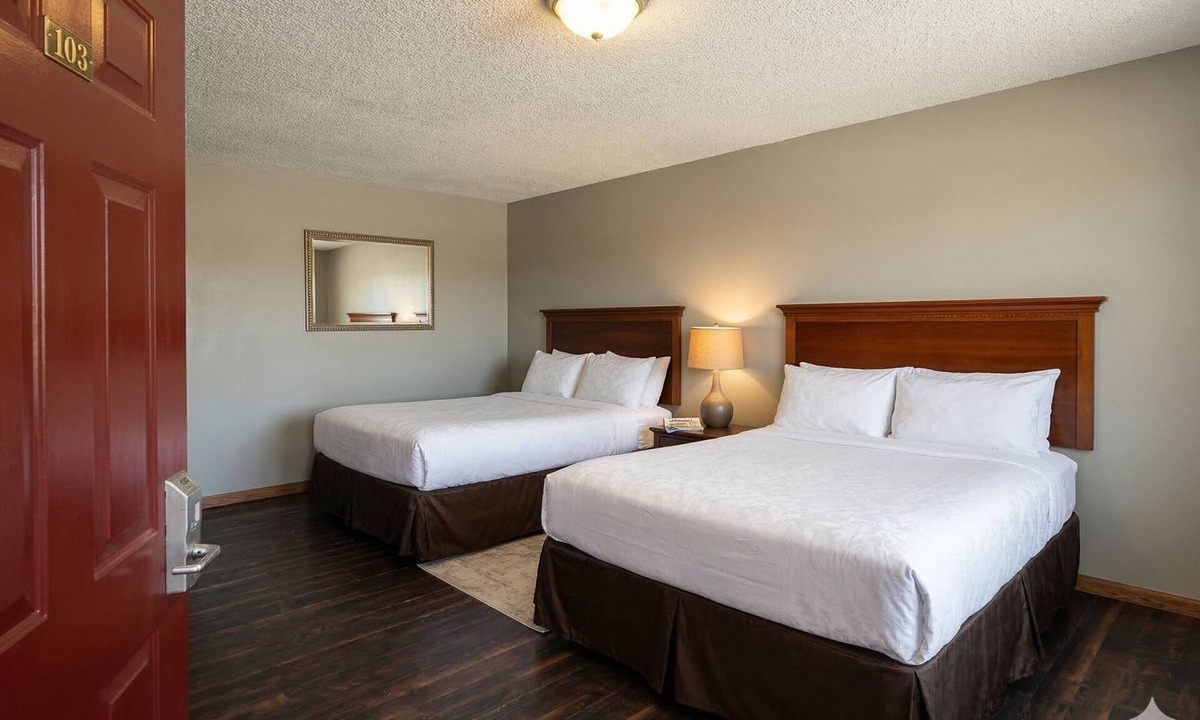 Elk City Hotel | HiWay Inn Express Elk City Route 66
