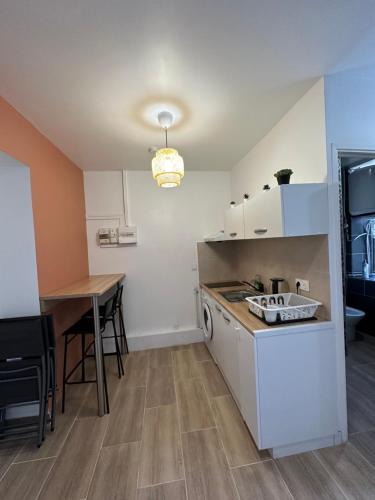 Louis Bertrand-Mirabeau-Semard Apartment | HL Home Paris Ivry