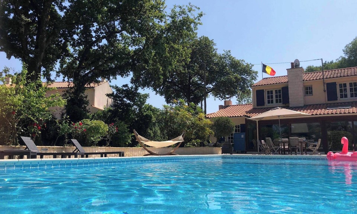 Saint-Georges-de-Pointindoux House | Homerez - House in Saint-Georges-de-Pointindoux