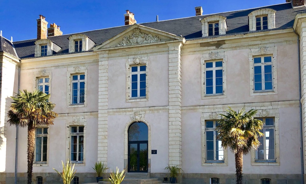 Saint-Philbert-de-Grand-Lieu Apartment | House