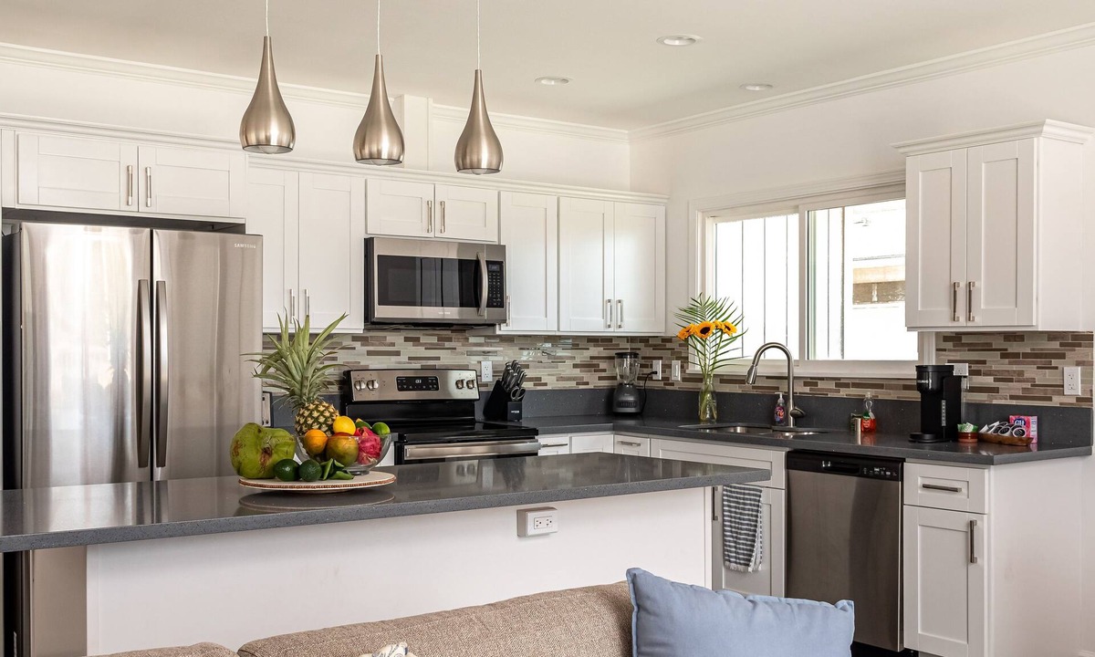 Nanakuli House | Ho'omaha Haven, Modern Remodel, 2 Kitchens, A/C