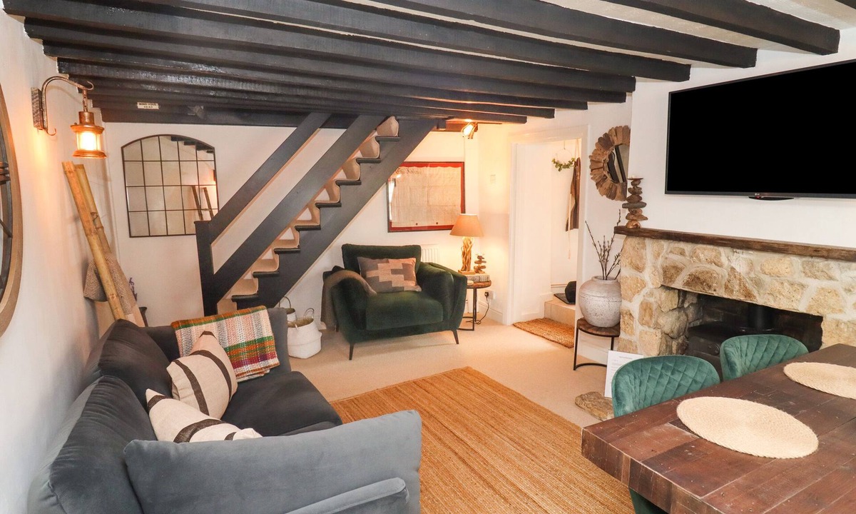 Malmesbury Cottage | Hobbes Cottage