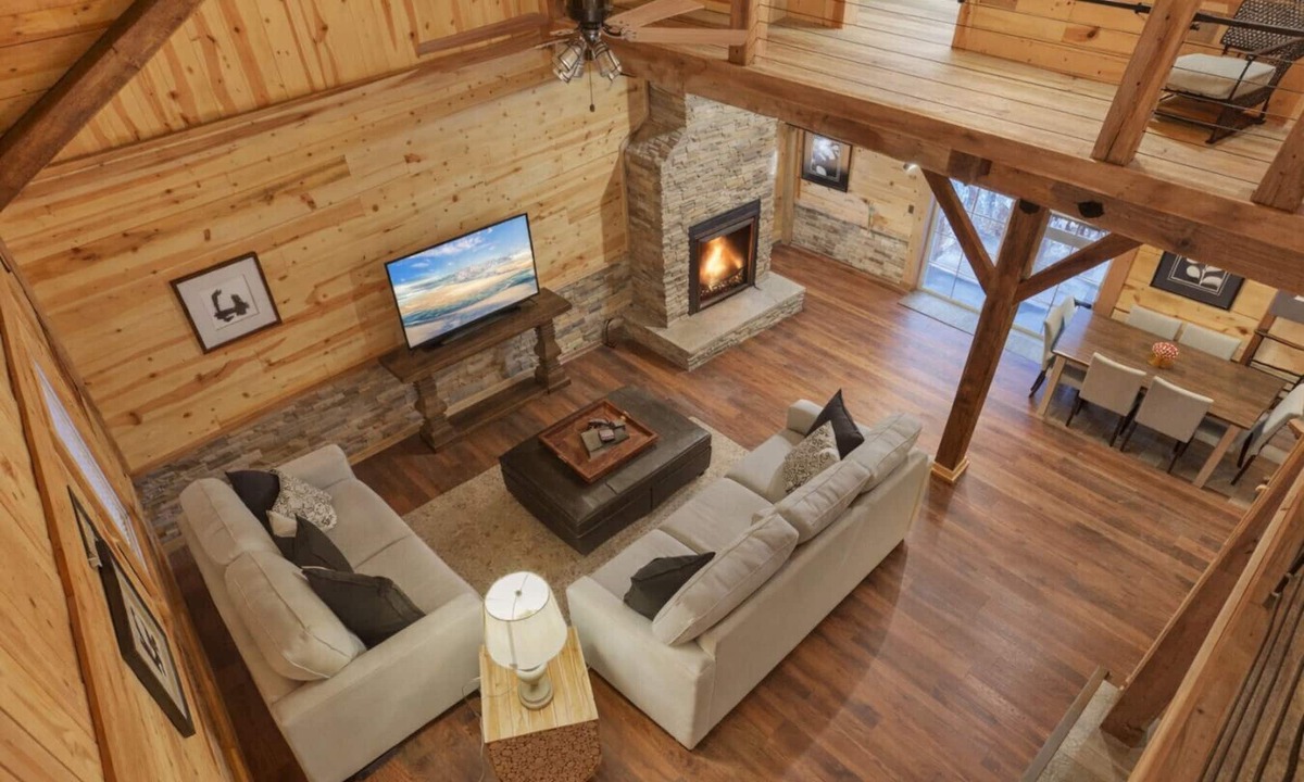McArthur Cabin | Hocking Hills: Timber Bear Lodge