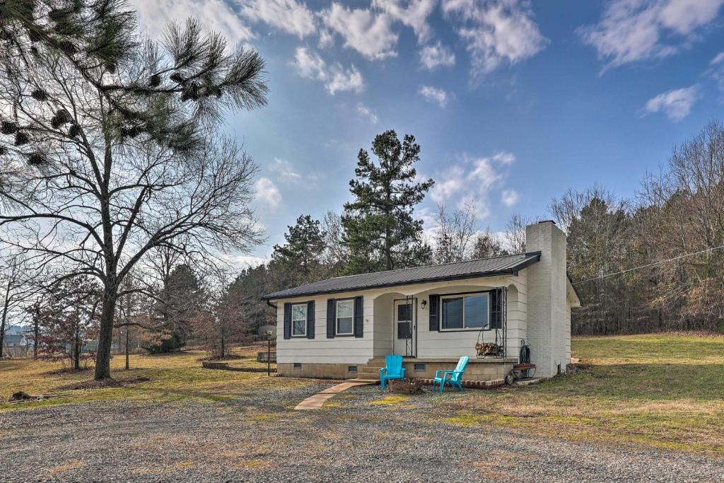 Hodgen House | Hodgen Cottage on 650 Acres, Cozy & Scenic