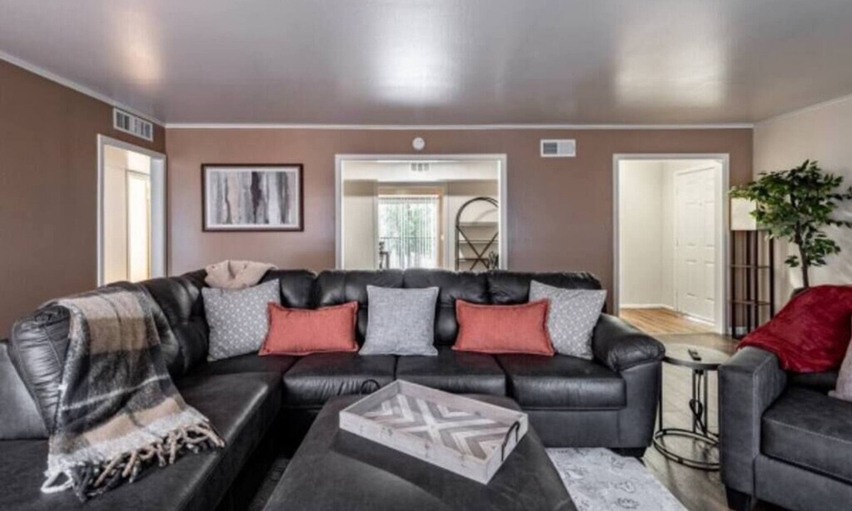Lubbock Apartment | Hoff Gardens 12 - 2BR 2BA - Downtown Lubbock