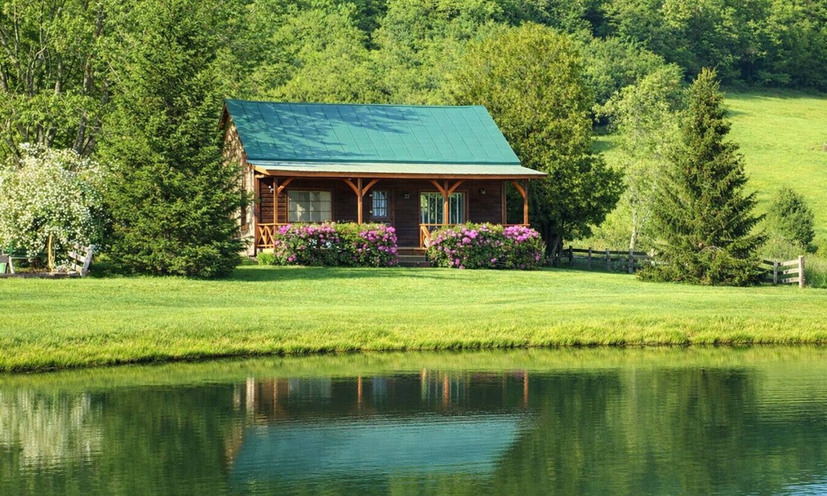 Burks Fork House | Hog Mt Retreat - a cozy oasis, by Buffalo Mountain Getaway