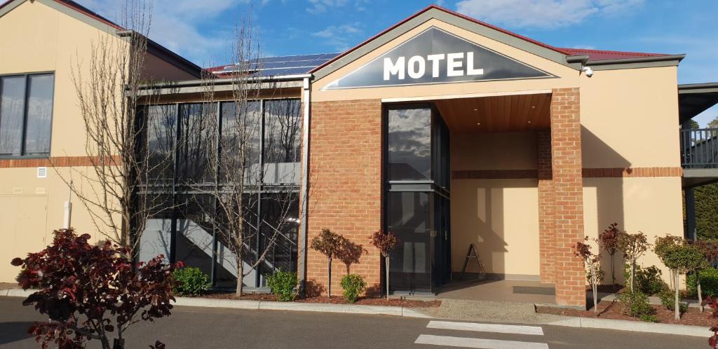 Wallan Hotel | Hogans Motel
