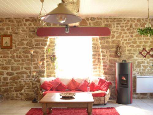 Saint-Laurent-de-Terregatte House | Holiday Home Gemütliches Haus in der Bucht von Mont-Saint-Michel by Interhome