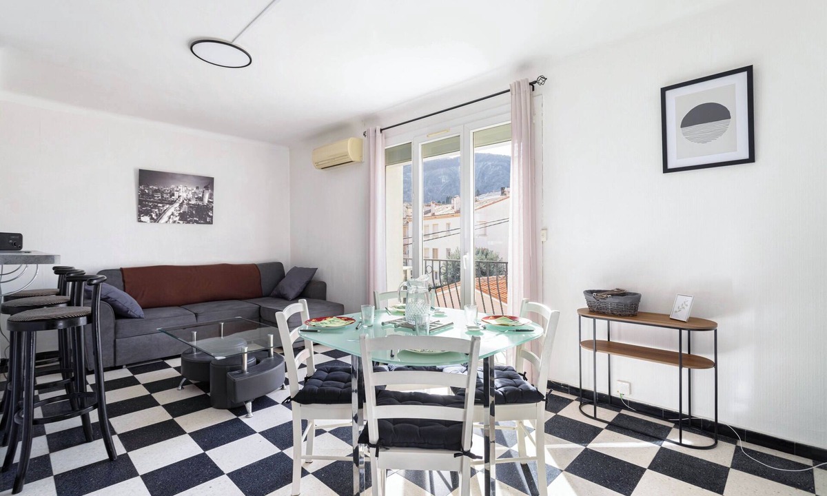 Amelie-les-Bains-Palalda House | Holiday Apartment “L’interlude” with Balcony, Wi-Fi, and Air Conditioning