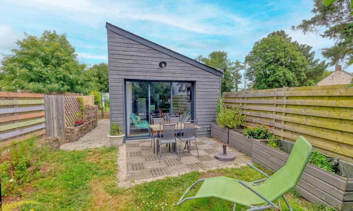 Sainte-Reine-de-Bretagne House | Holiday Home 'Le Petit Nid' with Private Terrace, Wi-Fi and Air Conditioning