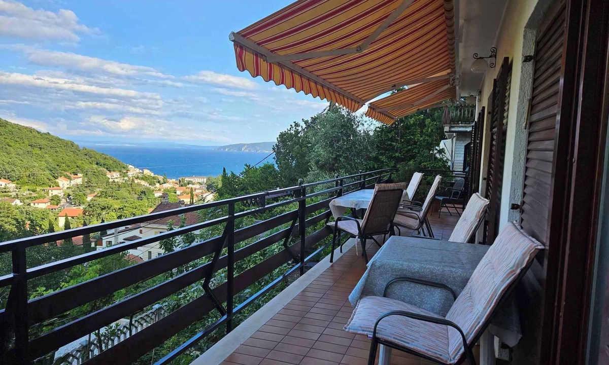Sucici Apartment | Holiday apartment with balcony and panoramic view