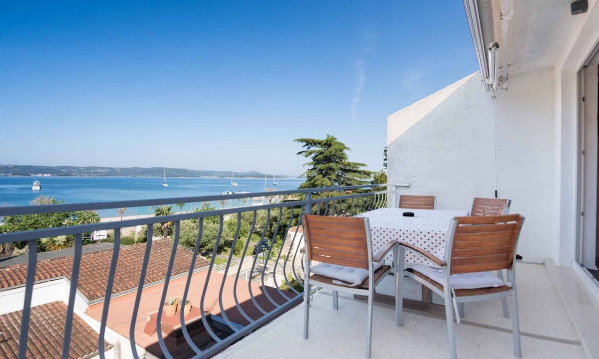 Biograd na Moru Apartment | Holiday apartment with air conditioning and sea view