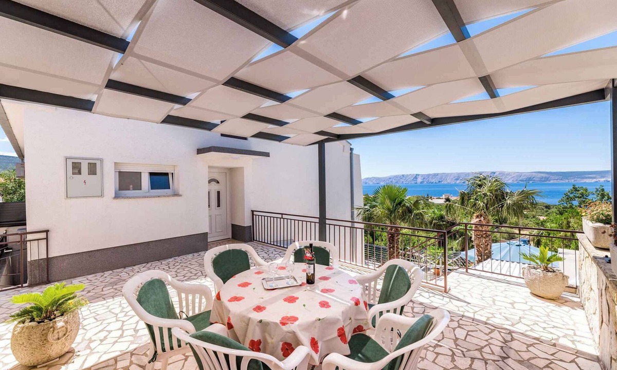 Povile Apartment | Holiday apartment with sea view and pavilion