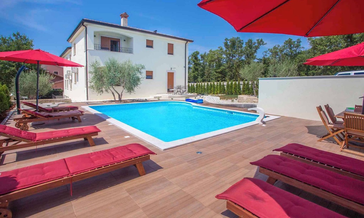 Porec Apartment | Holiday apartment with use of pool