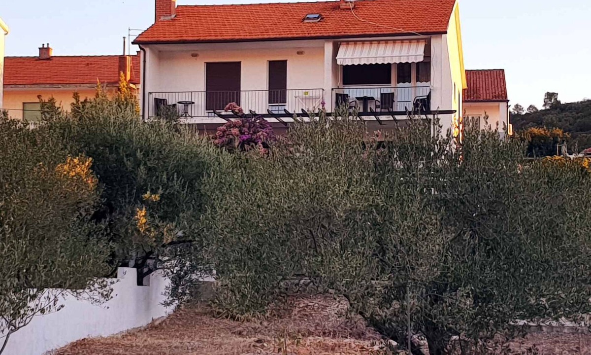 Stari Grad Apartment | Holiday apartment 100 m to the Adriatic