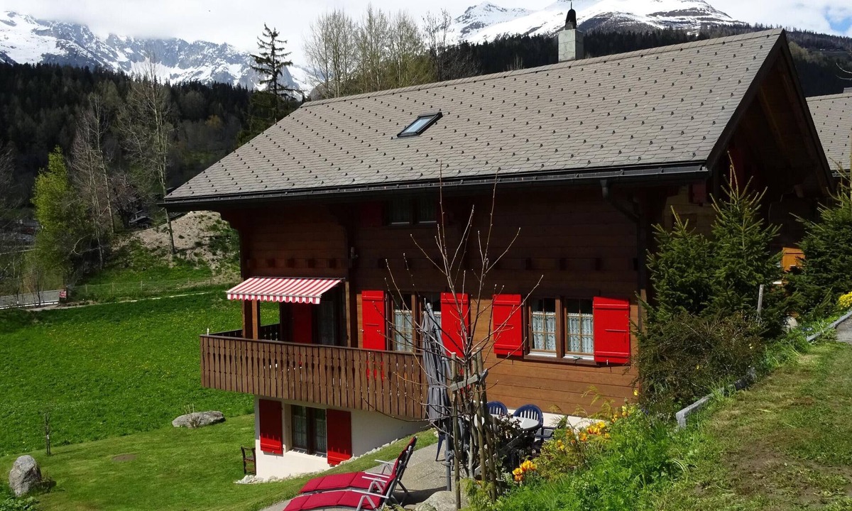 Ernen Ski Chalet | Holiday apartment in a quiet village