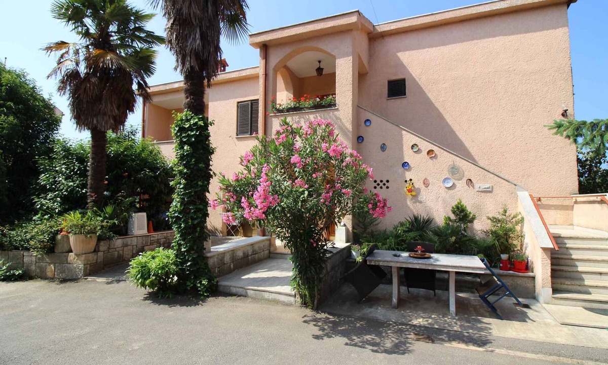 Mugeba Apartment | Holiday apartment in a quiet location with internet access