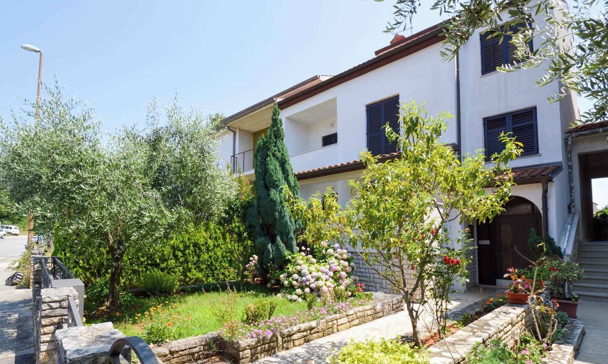 Vintijan Apartment | Holiday apartment in a quiet and sunny location