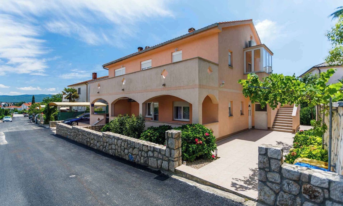 Krk Apartment | Holiday apartment in a quiet location with terrace