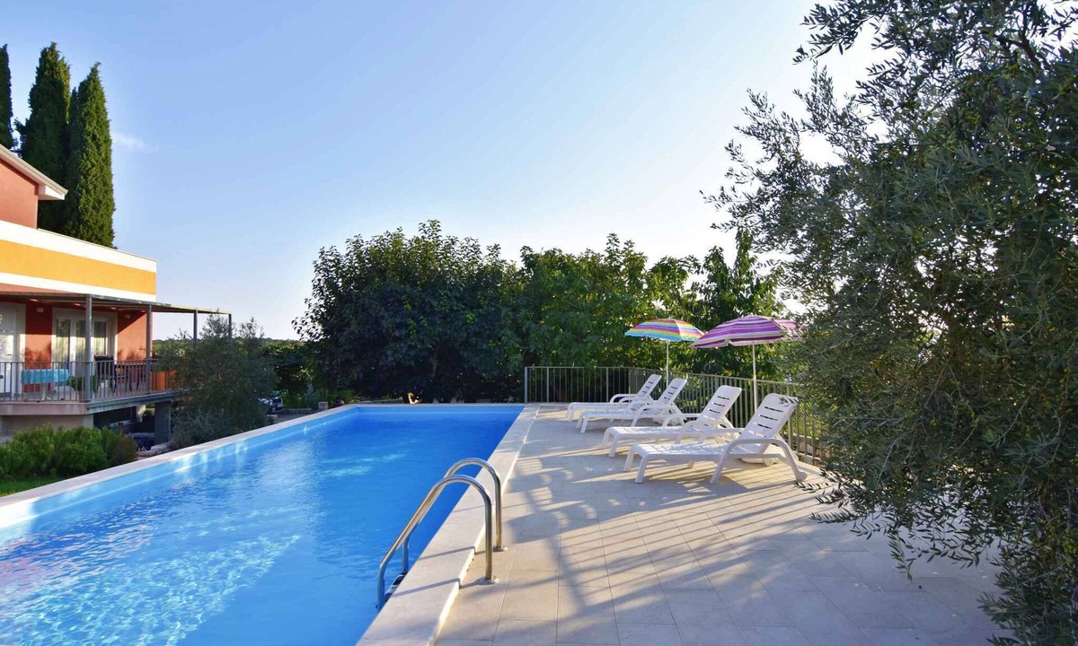 Savudrija Apartment | Holiday apartment in quiet surroundings with pool