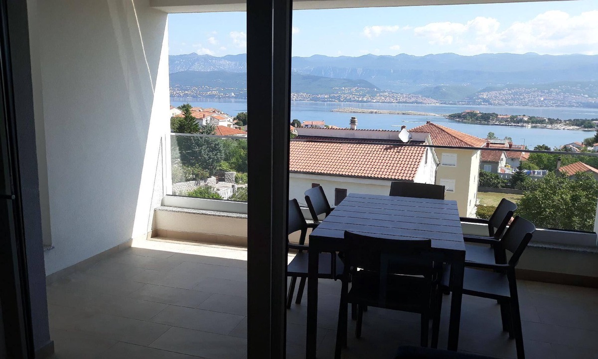 Silo Apartment | Holiday apartment Lavanda 2 with balcony